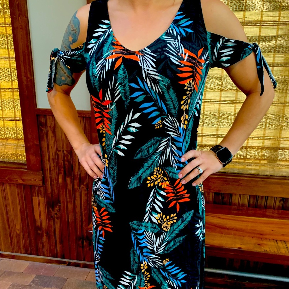 Comfy tropical dress